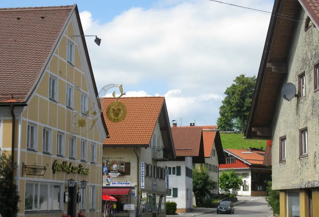 In Nesselwang kommt man zum Makler des vertrauens: Heimatbüro